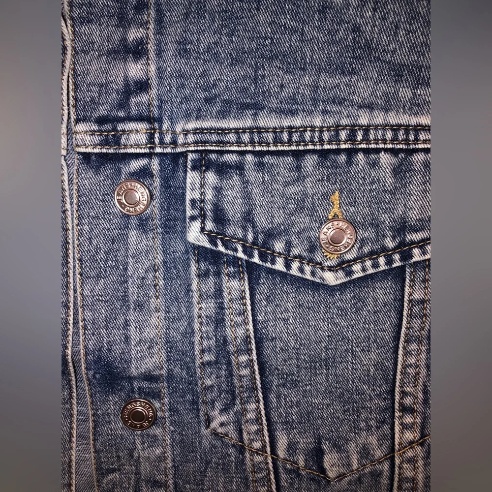 Denim Short Sleeve - Picture 4 of 5